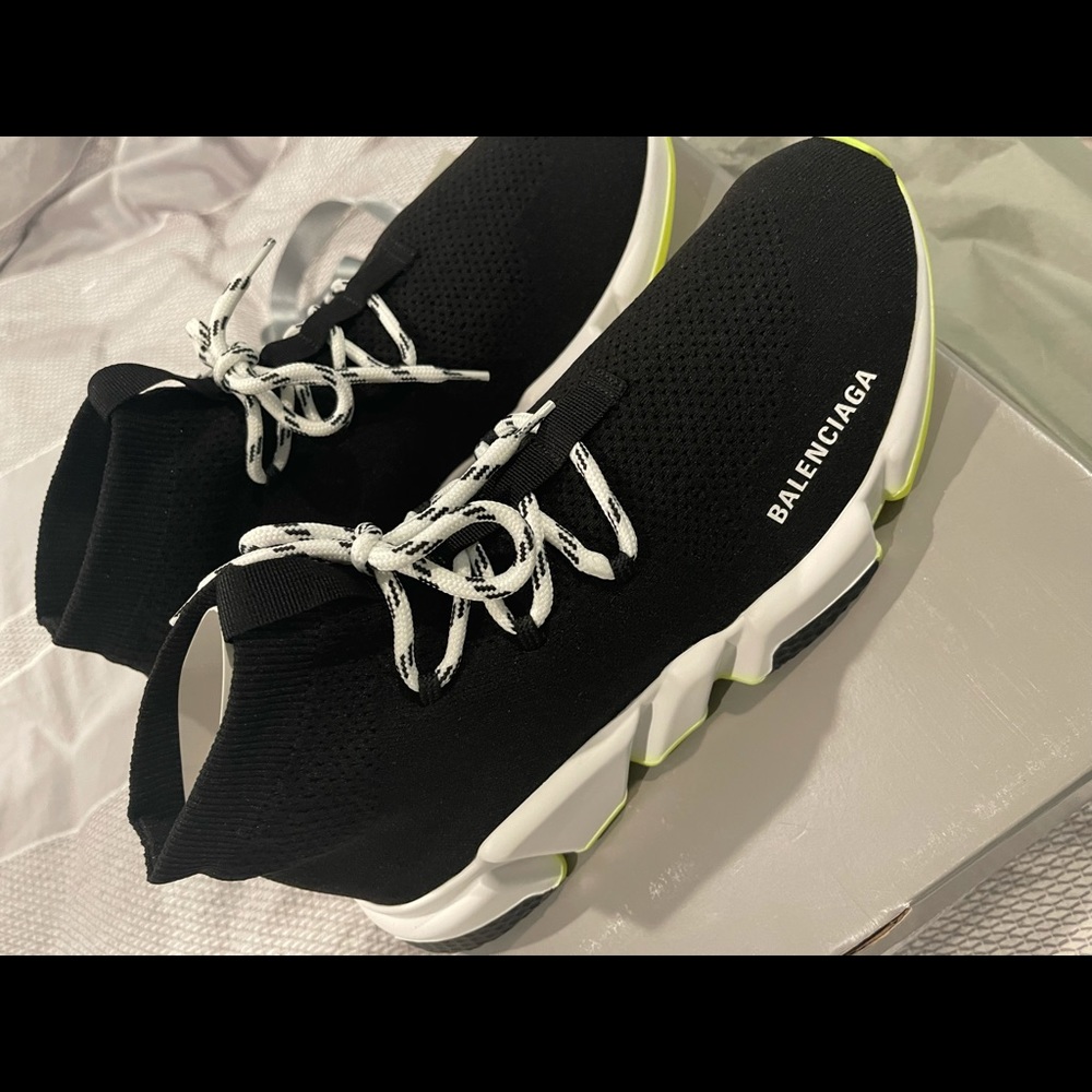 Balenciaga speeds